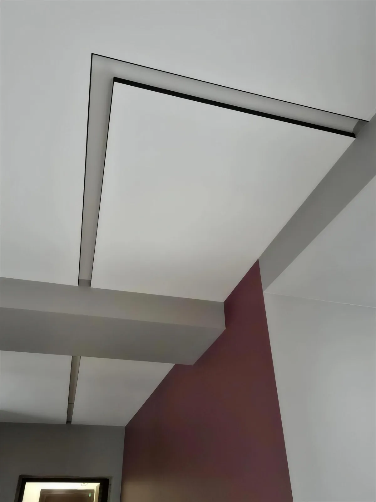 Varjosauman detalji kipsilevykatossa